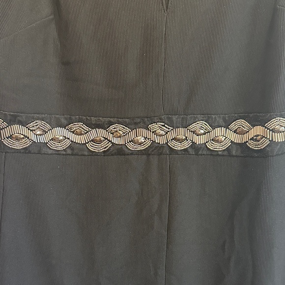 Romeo & Juliet Couture Black Midi Dress - Picture 4 of 16